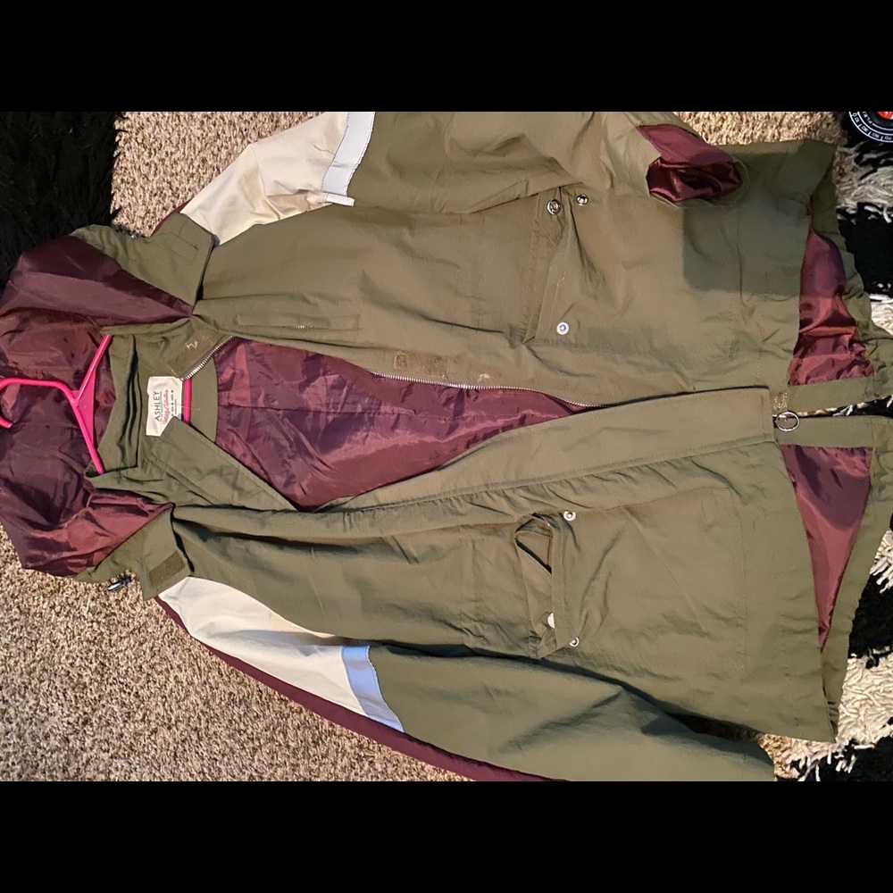 Rain jacket women